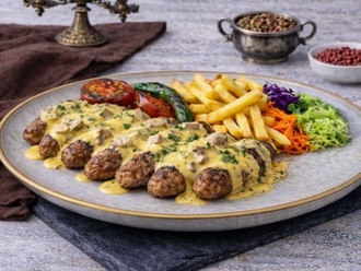Paris Soslu İnegöl Köfte görseli