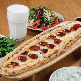 Sucuklu Kaşarlı Pide görseli