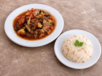 Etli Güveç + Pirinç Pilavı görseli