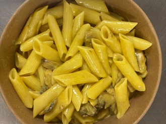 Köri Soslu Mantarlı Penne Makarna görseli