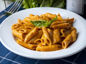 Napolitan Soslu Penne Makarna görseli