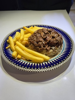 Pilav Üstü Kavurma Ve Patates Kızartması görseli