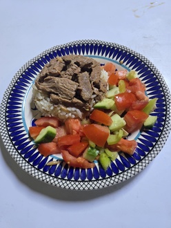 Pilav Üstü Kavurma Ve Çoban Salata görseli