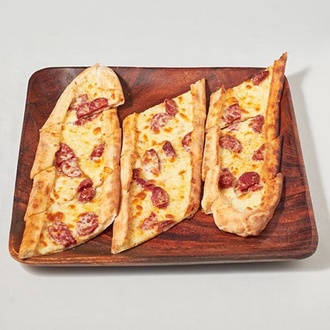 Sucuklu Kaşarlı Pide (Açık) görseli