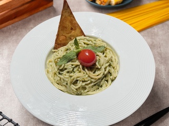 Pesto Soslu Spaghetti görseli