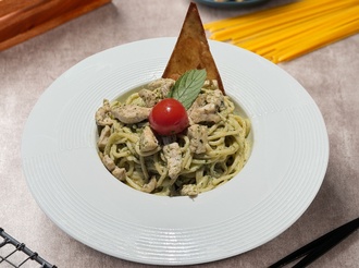 Pesto Soslu & Tavuklu Spaghetti görseli