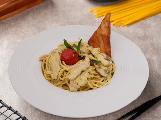 Köri Soslu & Tavuklu & Mantarlı Spaghetti görseli