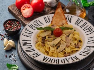 Köri Soslu Fettuccine Alfredo görseli