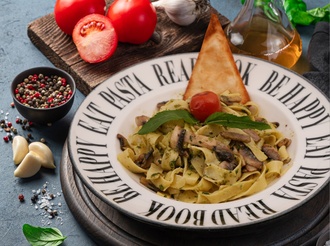 Pesto Soslu Mantarlı Fettuccine görseli