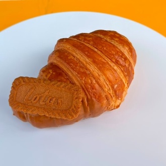 Lotuslu Kruvasan görseli