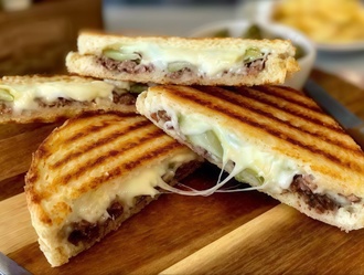 Kavurmalı Kaşarlı Tost görseli