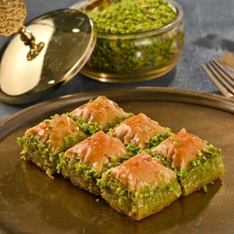 Fıstıklı Antep Özel Baklava görseli
