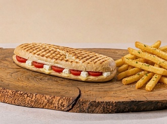 Beyaz Peynirli Domatesli Tost görseli