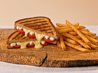Beyaz Peynirli Domatesli Kare Tost görseli