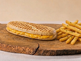 Cheddarlı Kaşarlı Tost görseli