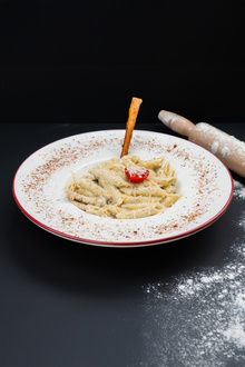 Kremalı Mantarlı Tavuklu Makarna görseli