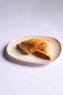 Antep Peyniri Ve Tarhunlu Börek görseli