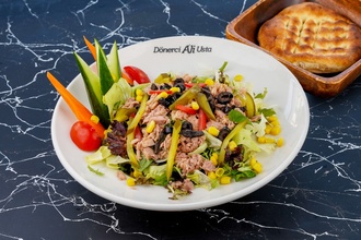 Ton Balıklı Salata görseli
