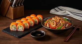 California Roll+karidesli Noodle+1 Adet Coca Cola görseli