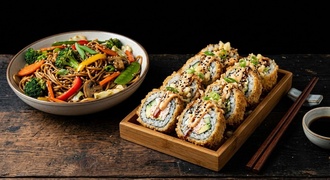 California Crunchy Roll + Sebzeli Noodle +1 Adet Coca Cola görseli