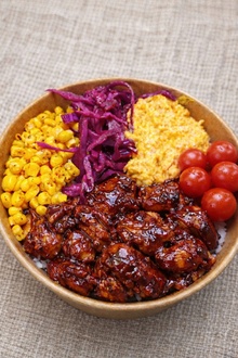 Acı Barbekü Soslu Tavuk Bowl görseli