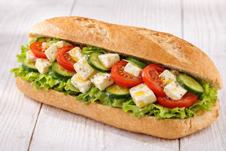 Klasik Sandviç (Zeytinyağı+ezine Peynir+salatalık+biber+domates+marul)beyaz Peynirli Sandviç görseli
