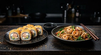 Somon Tempura Roll + Karidesli Noodle +1 Adet Coca Cola görseli