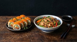 Somon Roll+tavuklu Noodle+1 Adet Coca Cola görseli
