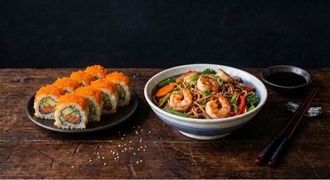 Somon Roll+karidesli Noodle+1 Adet Coca Cola görseli