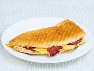Baget Ekmeğine Sucuk&kaşarlı Karışık Tost görseli