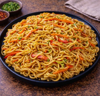 Sebzeli Noodle görseli