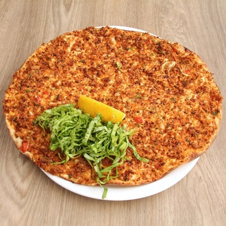 Lahmacun görseli