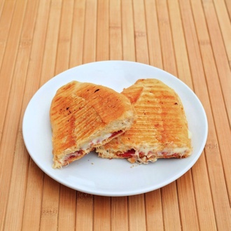 Cheddarlı Tost görseli
