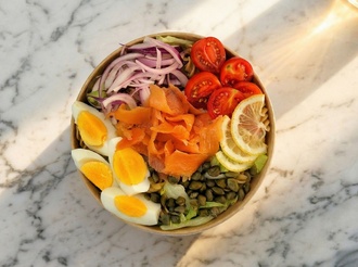 Smoked Salmon Salad görseli