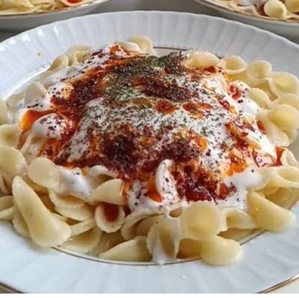 Mantı Makarna ( Yoğurtlu Makarna ) görseli