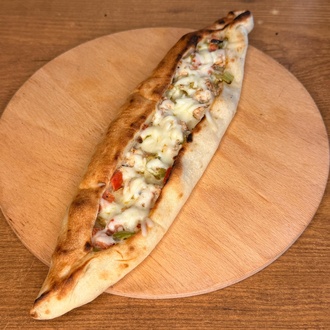 Açık Tavuk Kaşarlı Pide görseli