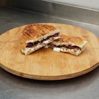 Sucuklu Kavurmalı Tost görseli