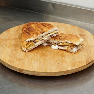 Kavurmalı Yumurtalı Tost görseli