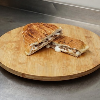 Kavurmalı Tost görseli