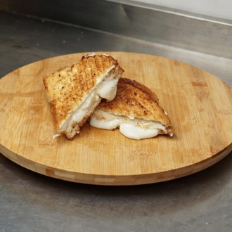 Çift Kaşarlı Ayvalık Tost görseli