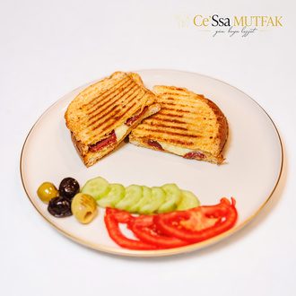 Sucuklu Kaşarlı Tost görseli