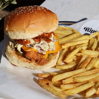 Truffle Chicken Burger görseli