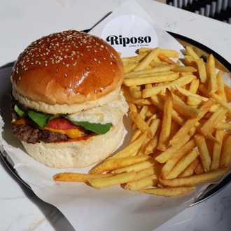 Riposo Smash Burger görseli