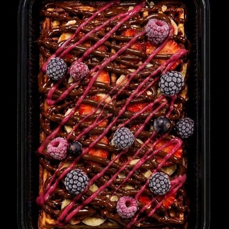 Orman Meyveli Waffle görseli