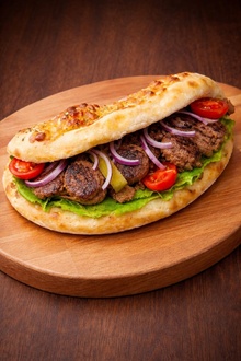 Köfteli Pizzawich görseli