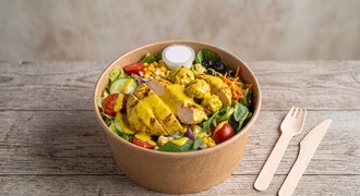 Köri Soslu Tavuk Salata görseli