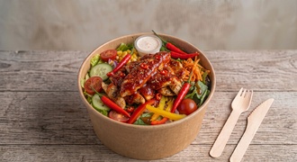 Hot Chilli Soslu Tavuk Salatası görseli