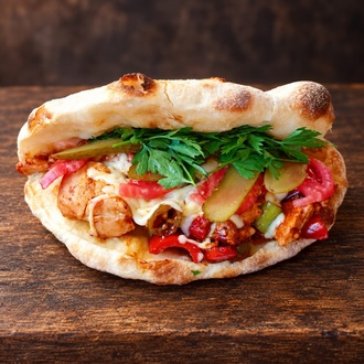 Acılı Tavuklu Pizzawich görseli