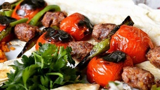 Domatesli Kebap görseli