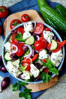 Beyaz Peynirli Salata görseli